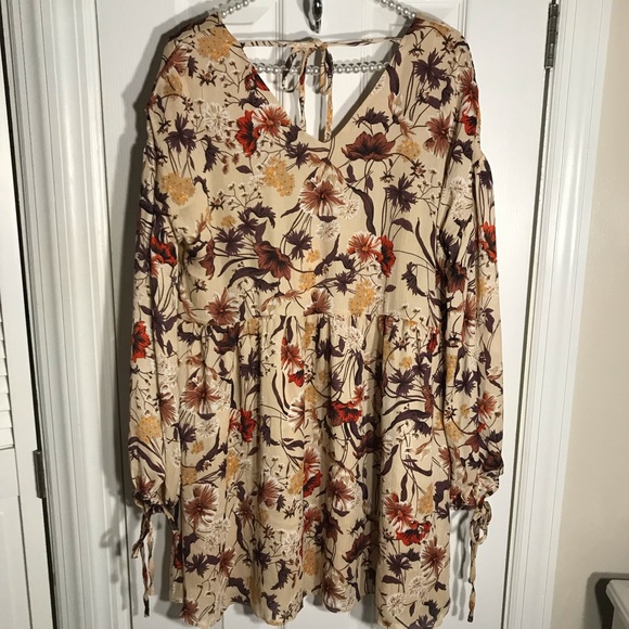 🛍Glamorous Floral Long Sleeves Tie-back’ Fit and Flare Dress NWT - Picture 2 of 9